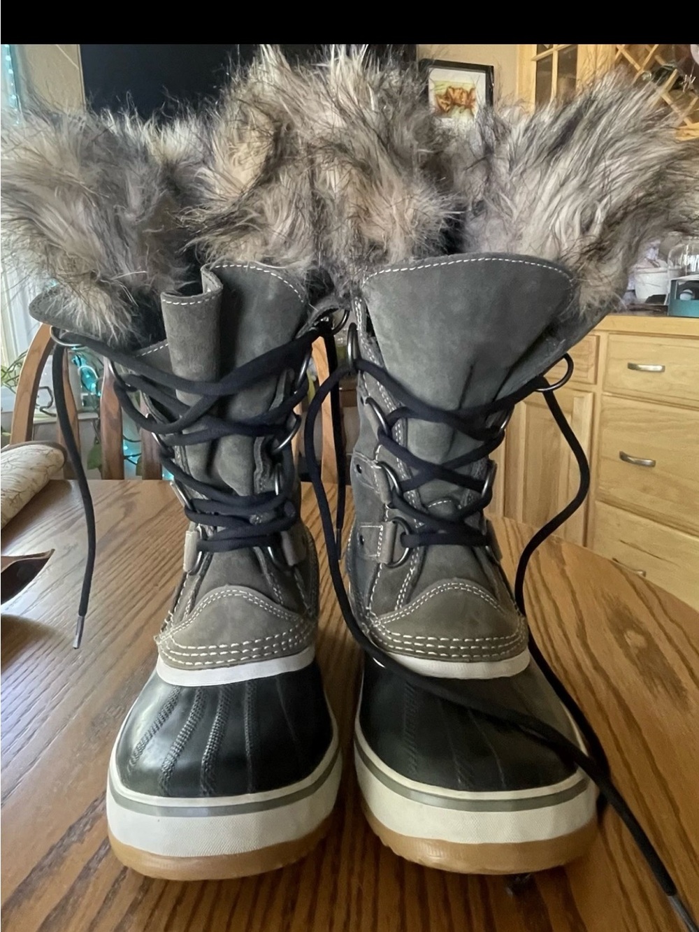 Sorel Joan of Arctic waterproof winter boots US 7, EU 38
